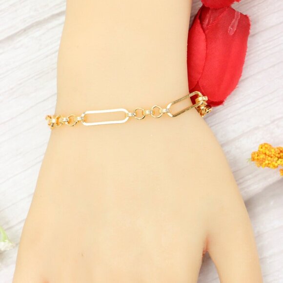 "Trendy Handmade Bracelet – A Thoughtful Gift for Girls & Women | UNVRC1533 - Picture 1 of 10